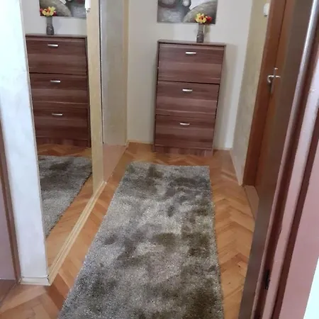 Apartman Nina Apartment